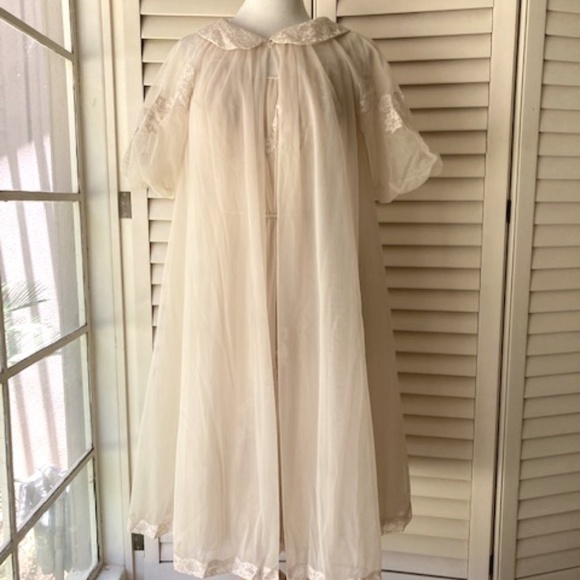 Vintage Shadow Line Layered Chiffon Peignoir Set - Picture 9 of 12